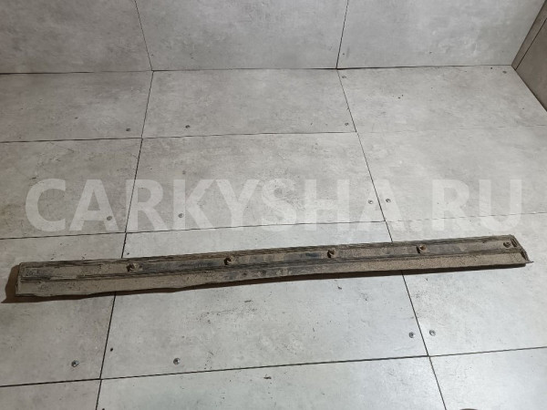 Молдинг передней правой двери Mitsubishi Diamante оригинальный номер MR169430