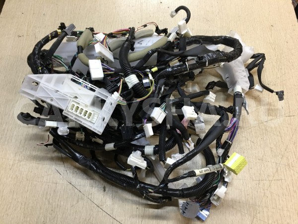 Проводка подторпедная Toyota Camry VII (XV50) оригинальный номер 82141-06Z00