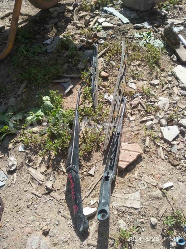 Поводок стеклоочистителя Chery IndiS (S18D) S18D (2011—2016) Chery IndiS (S18D) оригинальный номер S185205131