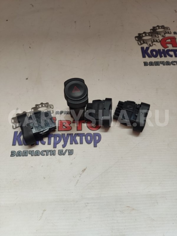 Кнопка панели Nissan Almera 