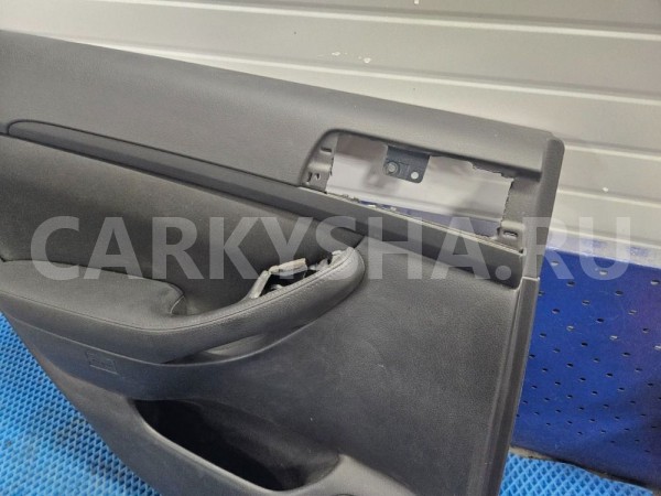 Обшивка двери задней левой Toyota Avensis 2 T250 Toyota Avensis оригинальный номер 6764005A80