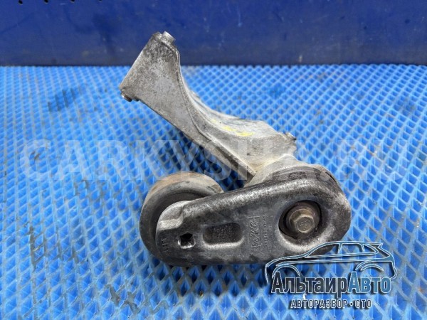 Кронштейн кондиционера натяжитель Range Rover 3 Land Rover Range Rover оригинальный номер ylu500260