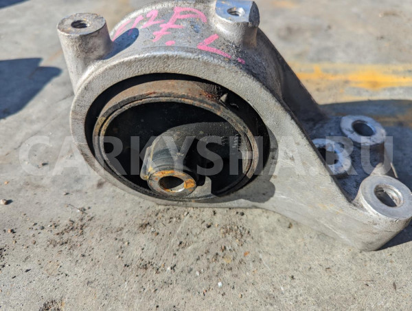 Подушка двигателя Mitsubishi Diamante 