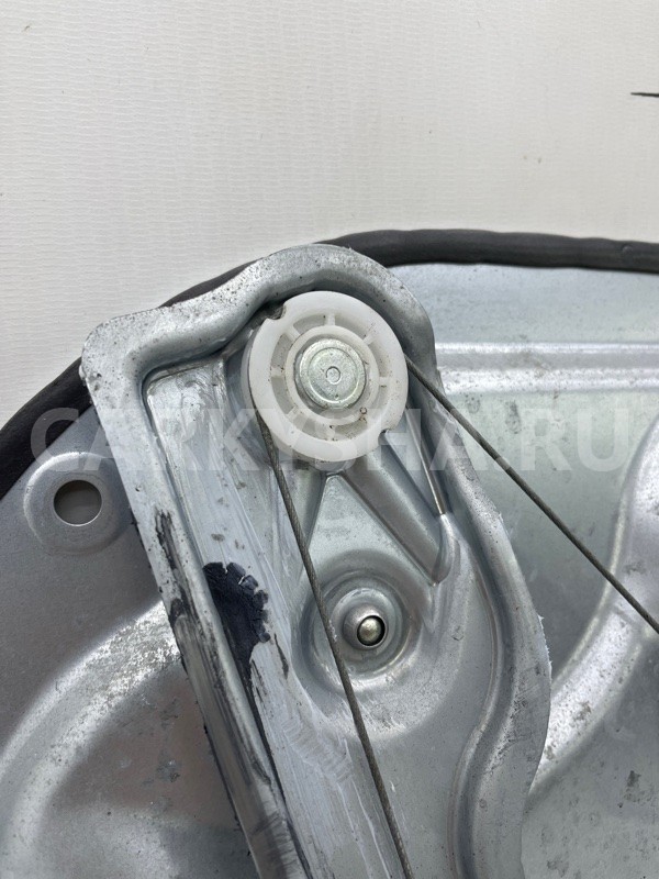 Стеклоподьёмник передний правый Kia Venga YN G4FA Kia Venga 