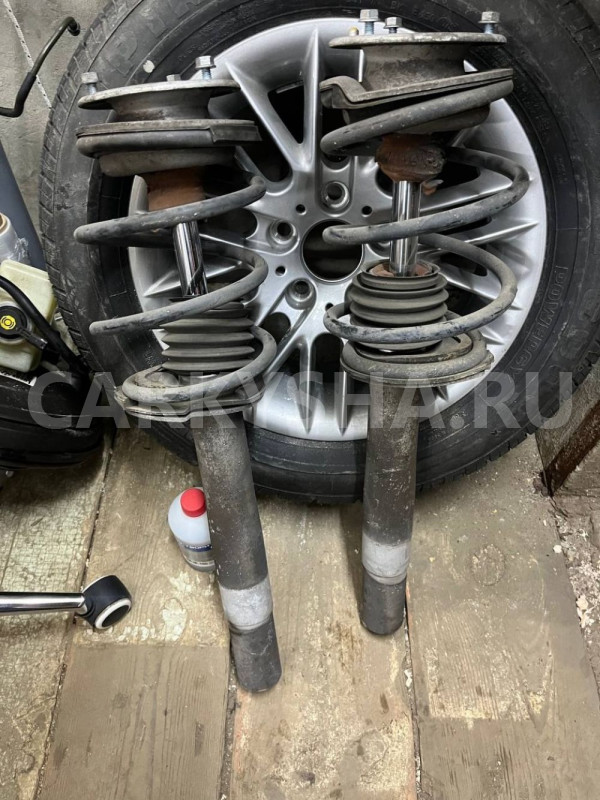 Передняя стойка в сборе BMW 5 e39 M54b30 BMW 5er оригинальный номер 31311096858