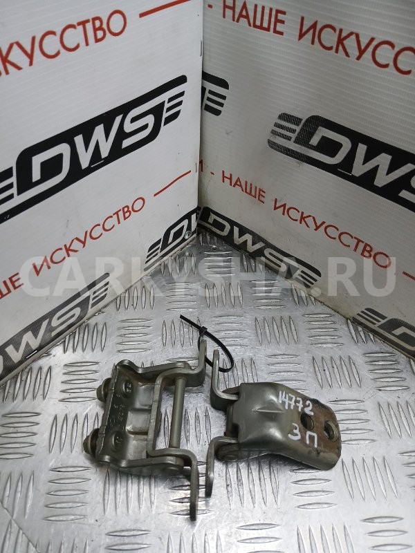 Петля двери Nissan Primera 