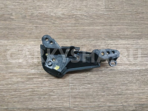 Кнопка руля правая Toyota Avensis 