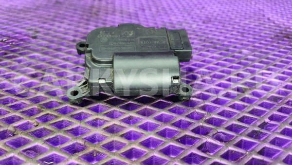 Моторчик заслонки печки Volkswagen Touareg 1 Audi 200 оригинальный номер 7L0907512A