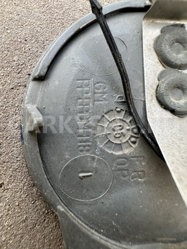 Заглушка буксировочного крюка Opel Astra H Opel Astra оригинальный номер 13225748
