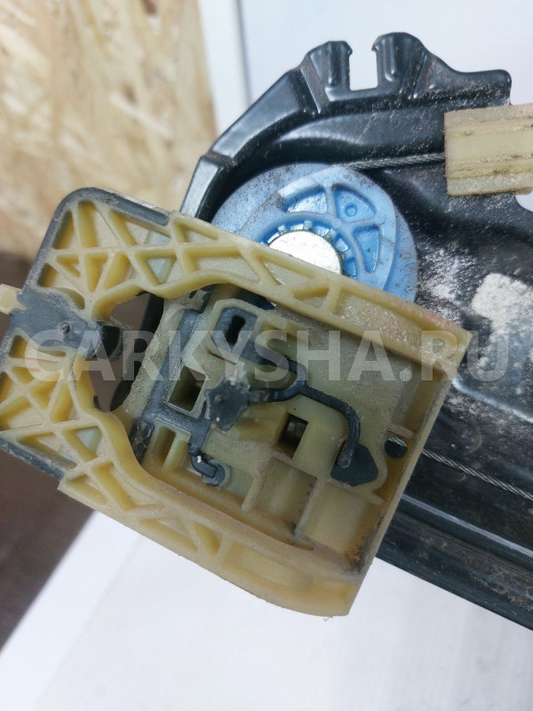 Стеклоподъемник передний правый Opel Astra J Opel Astra оригинальный номер 13350759