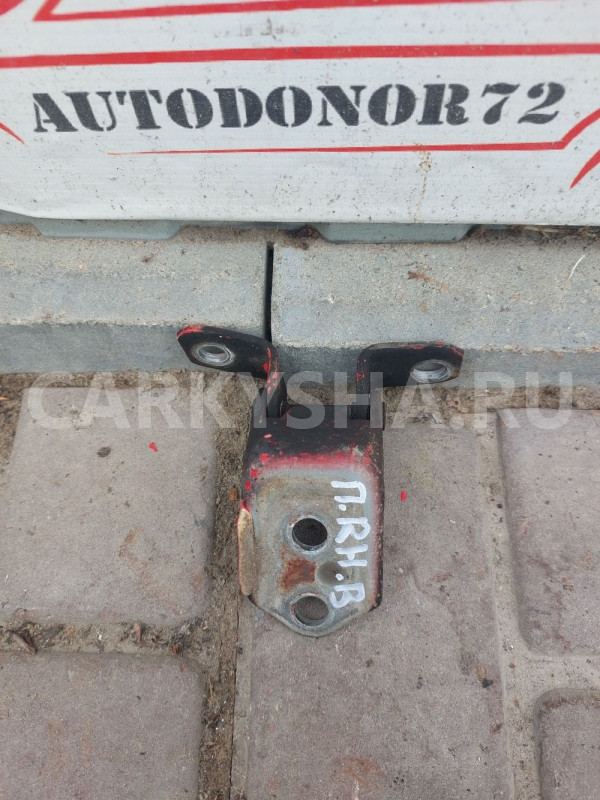 Петля двери передней правой верхняя Mazda 3 BK Mazda 2 оригинальный номер F15158210A