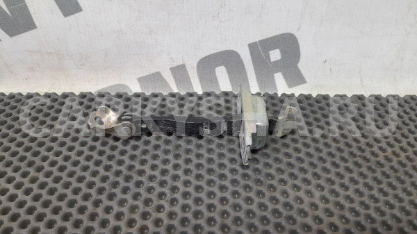 Ограничитель двери передний Toyota RAV4 2013-2019 Toyota RAV 4 оригинальный номер 6861042051