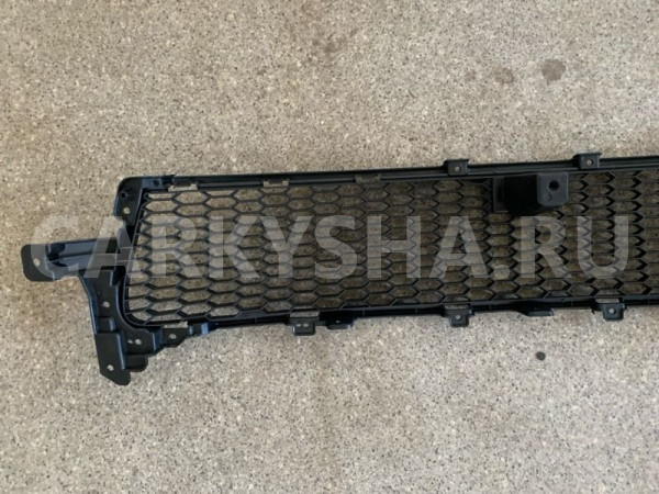 Решетка в бампер нижняя Outlander XL 2009-2012 Mitsubishi i оригинальный номер MB13014