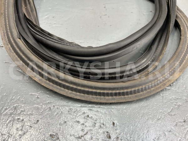 Уплотнение багажника Mercedes-Benz C 200 Mercedes-Benz C-klasse 