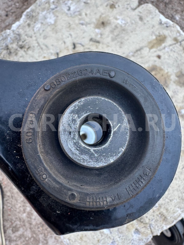 Рычаг перед. верх. прав. Jeep Grand Cherokee WK2 Jeep Cherokee оригинальный номер 68046196AE