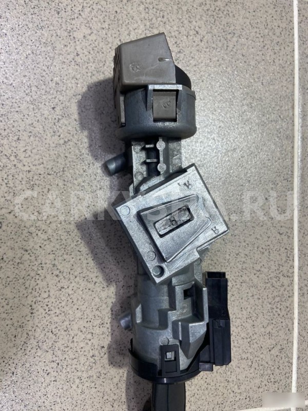 Замок зажигания Ford Focus 3 2012 г Ford Focus оригинальный номер 3M513F880AE