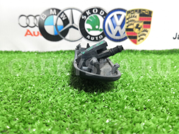 Форсунка омывателя Volkswagen Passat 2012 Volkswagen Passat 