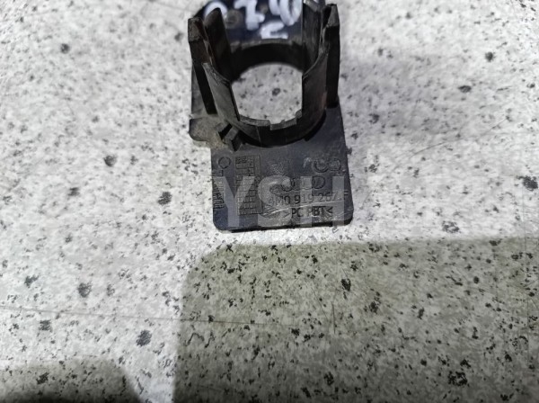 Кронштейн датчика парковки Audi Q7 4M (2015—2020) Audi Q7 оригинальный номер 4m0919267f