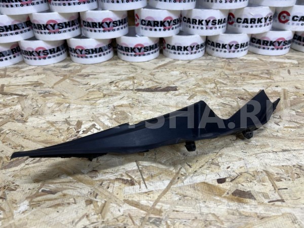 Молдинг лобового стекла левый Toyota Fortuner II Рестайлинг оригинальный номер 53867-0K050