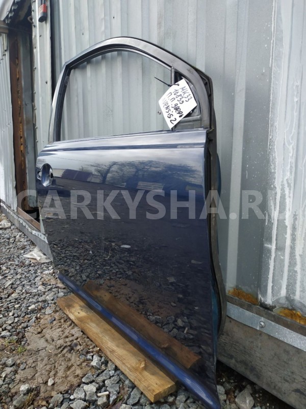 Дверь передняя правая Toyota Avensis 