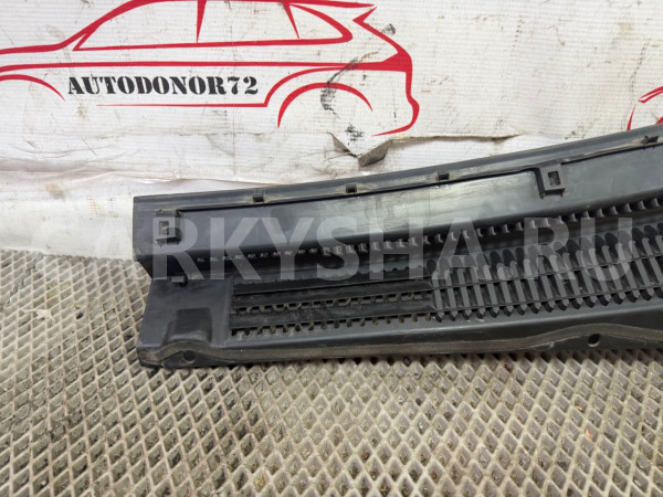 Решетка стеклоочистителей правая Suzuki SX4 Suzuki SX4 оригинальный номер 7233080J11