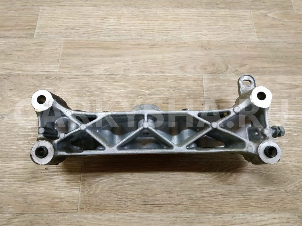 Кронштейн двигателя правый Peugeot 308 