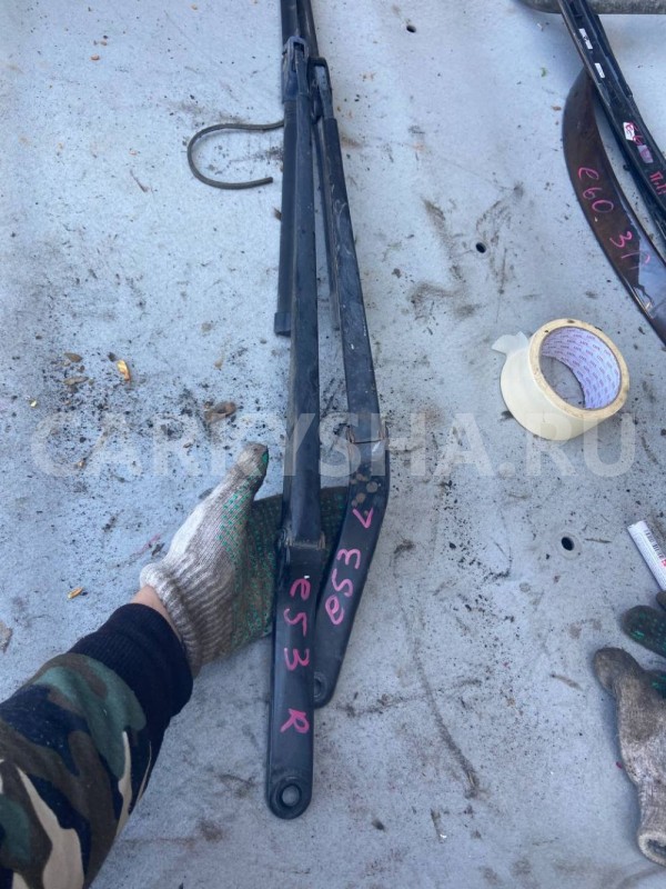 Поводок стеклоочистителя BMW X5 E53 (1999—2003) BMW X5 оригинальный номер 61617075612