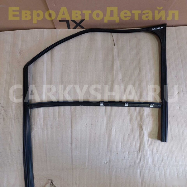 Направляющая переднего стекла Range Rover Sport 2 Land Rover Range Rover оригинальный номер LR084157