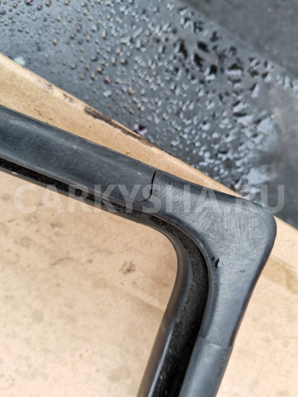 Направляющая стекла Mercedes-Benz Viano 2007 W639 OM646 Mercedes-Benz Vito оригинальный номер A6397200017
