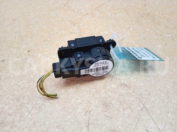 Название детали Моторчик заслонки печки Модель Peugeot 308 Peugeot 308 оригинальный номер 647988