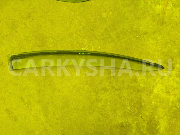 Ветровик Toyota Ractis 