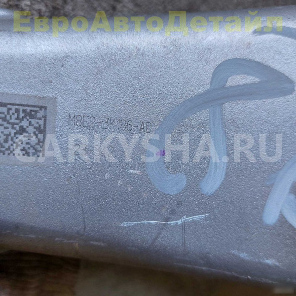 Кулак передний со ступицей Range Rover L460 / L461 Land Rover Range Rover оригинальный номер LR154193