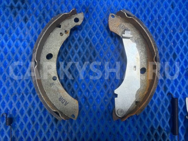 Колодки тормозные задние Volkswagen Polo седан Volkswagen Polo оригинальный номер 6RU 698 525 A