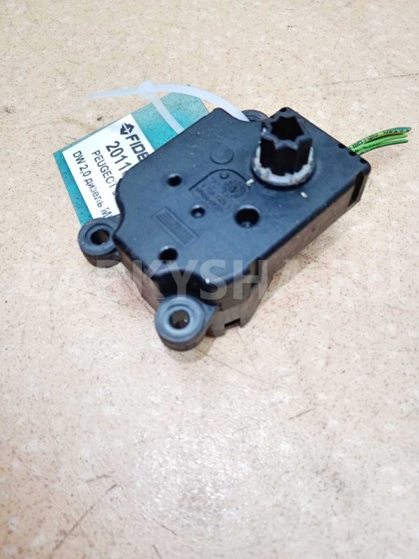 Название детали Моторчик заслонки печки Модель Peugeot 308 Peugeot 308 оригинальный номер 6447NL