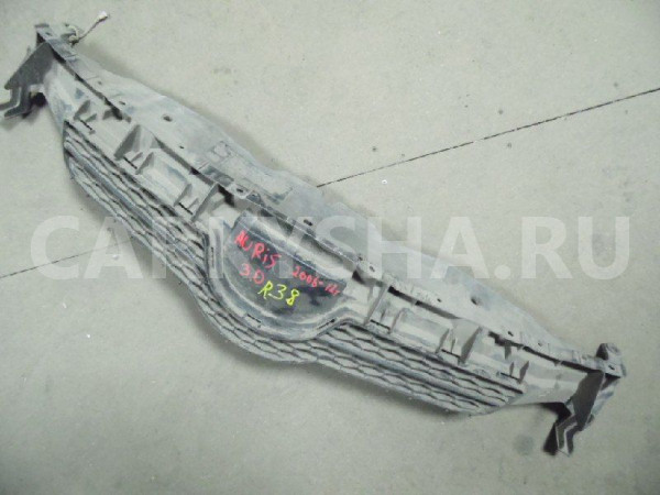 Решетка радиатора Toyota Auris E150 (2006—2010) Toyota Auris 