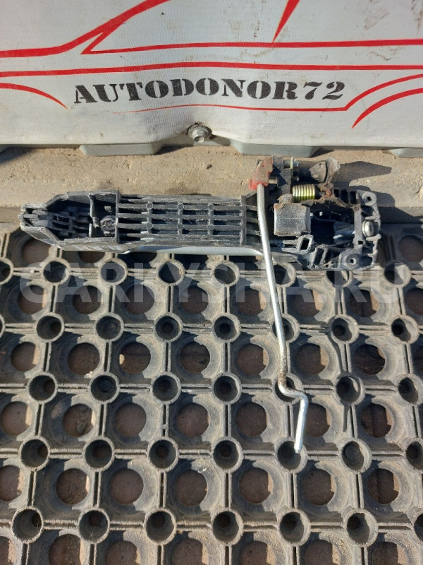 Ручка двери наруж перед правая Toyota Avensis T250 Toyota Avensis оригинальный номер 6921105903