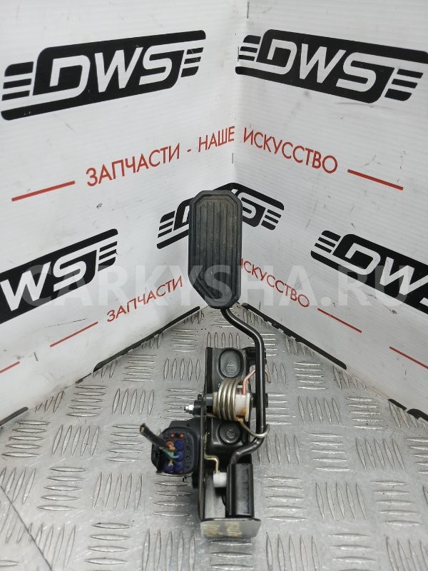 Педаль газа Toyota Avensis 