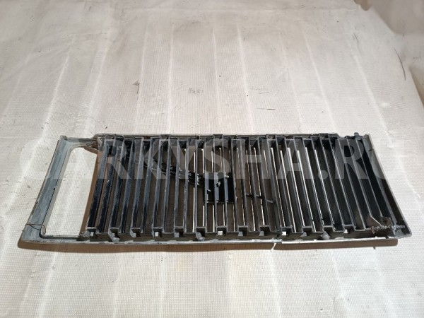 Решетка радиатора Volvo 740 