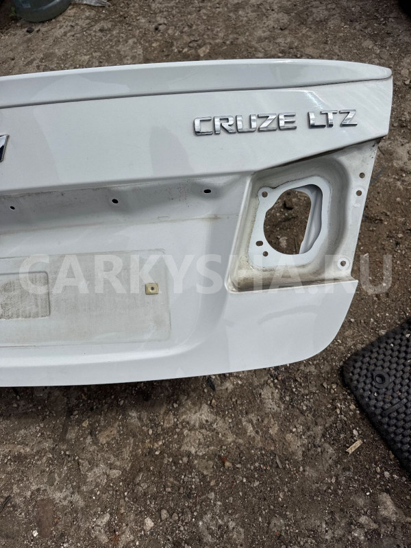 Крышка багажника Chevrolet Cruze седан, белая Chevrolet Cruze оригинальный номер 95950847