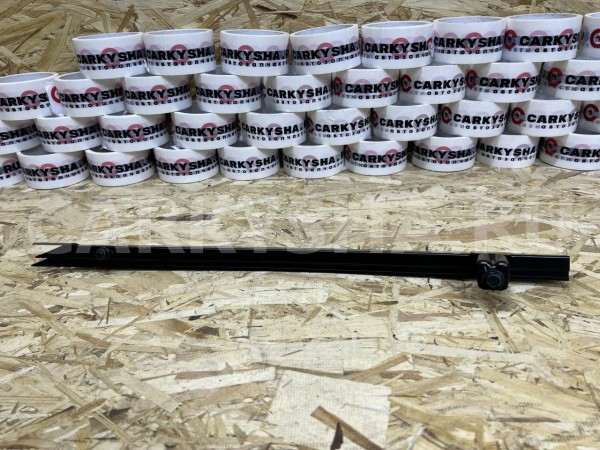 Направляющая стекла задней правой двери Infiniti QX60 II оригинальный номер 82216-6SA0A