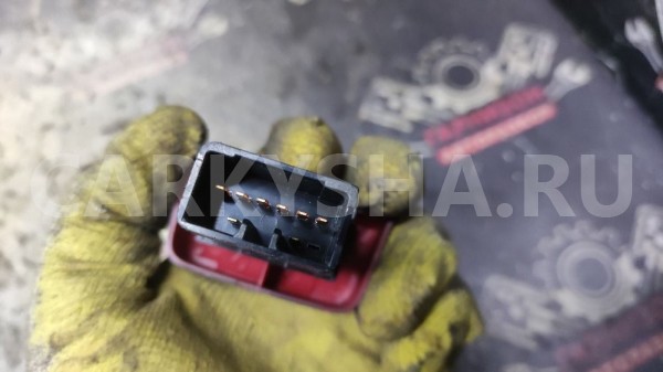 Кнопка аварийной сигнализации Хендай Акцент Hyundai Accent оригинальный номер 9379025000