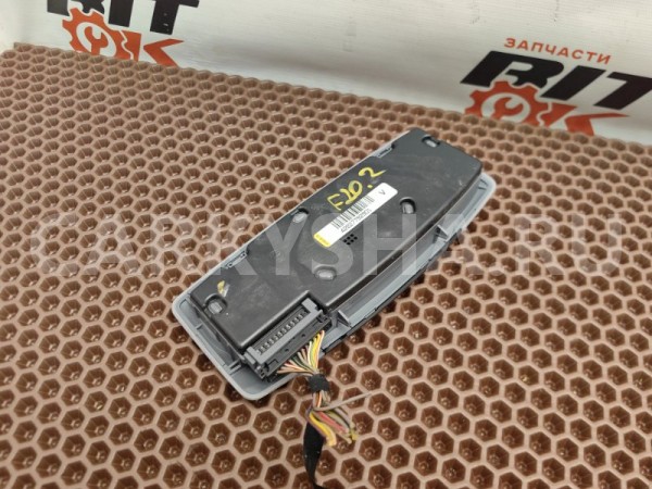 Плафон потолка BMW X1 