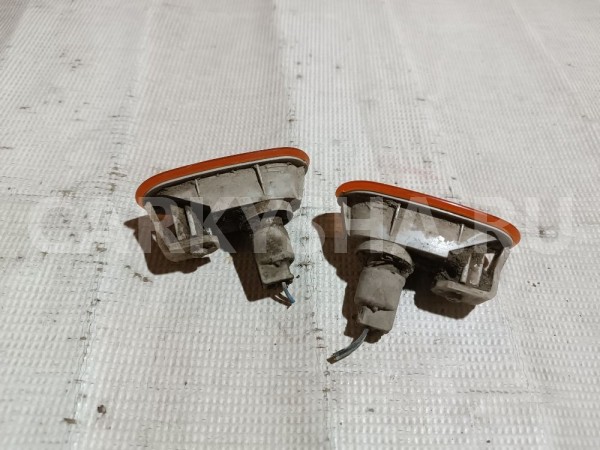 Повторитель на крыло желтый Mitsubishi Dingo 