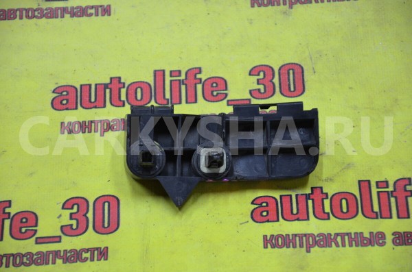 Кронштейн заднего бампера левый Toyota Auris 