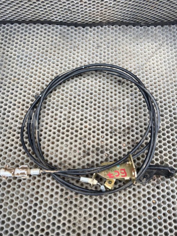 Трос лючка бензобака Geely Emgrand EC7 I (2009—2016) Geely Emgrand EC7 оригинальный номер 1068002183