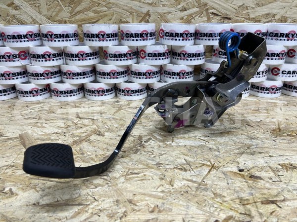 Педаль сцепления Toyota Corolla XII (E210) – седан оригинальный номер 31301-02610