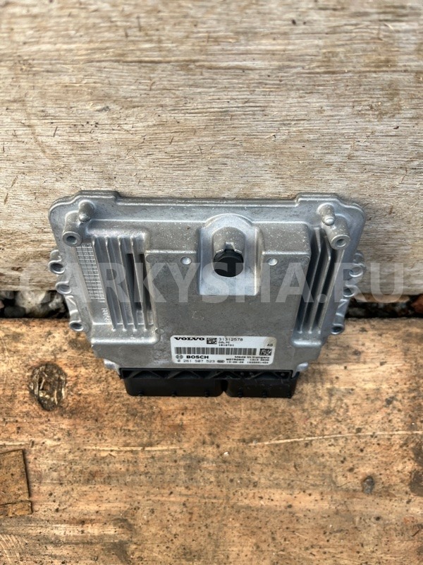 Эбу двигателя Volvo v40 2012-2016 31312578 Volvo V40 