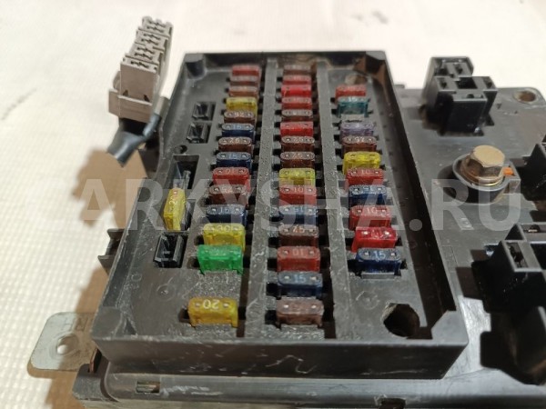 Блок предохранителей салонный Nissan Maxima 