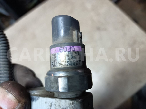 Трубка кондиционера тонкая Toyota RAV 4 2000-2005 Toyota RAV 4 оригинальный номер 8871642200