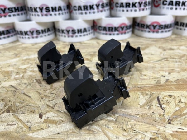 Кнопка стеклоподъемника  Camry Toyota RAV 4 V (XA50) оригинальный номер 84810-26040